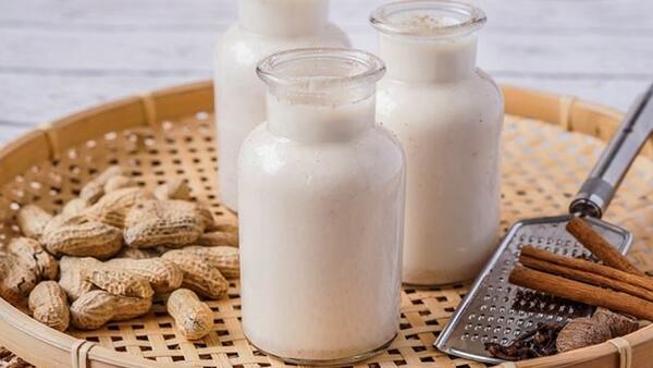 Sữa làm từ đậu phộng cũng là một lựa chọn an toàn